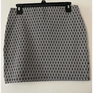 Zara Trafaluc Women`s Lot of 2 Mini Skirts Size M Black/White Fall Collection